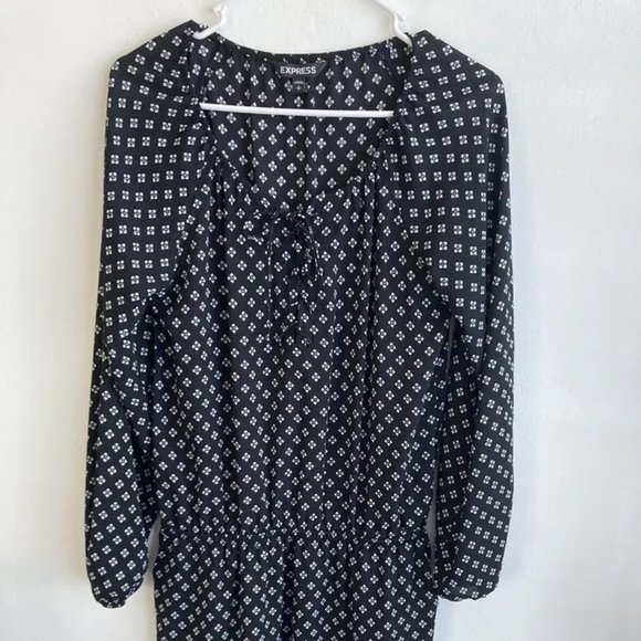 Express Womens Dress Sz SP Long Sleeves Black White Geometric Polyester - Picture 1 of 7